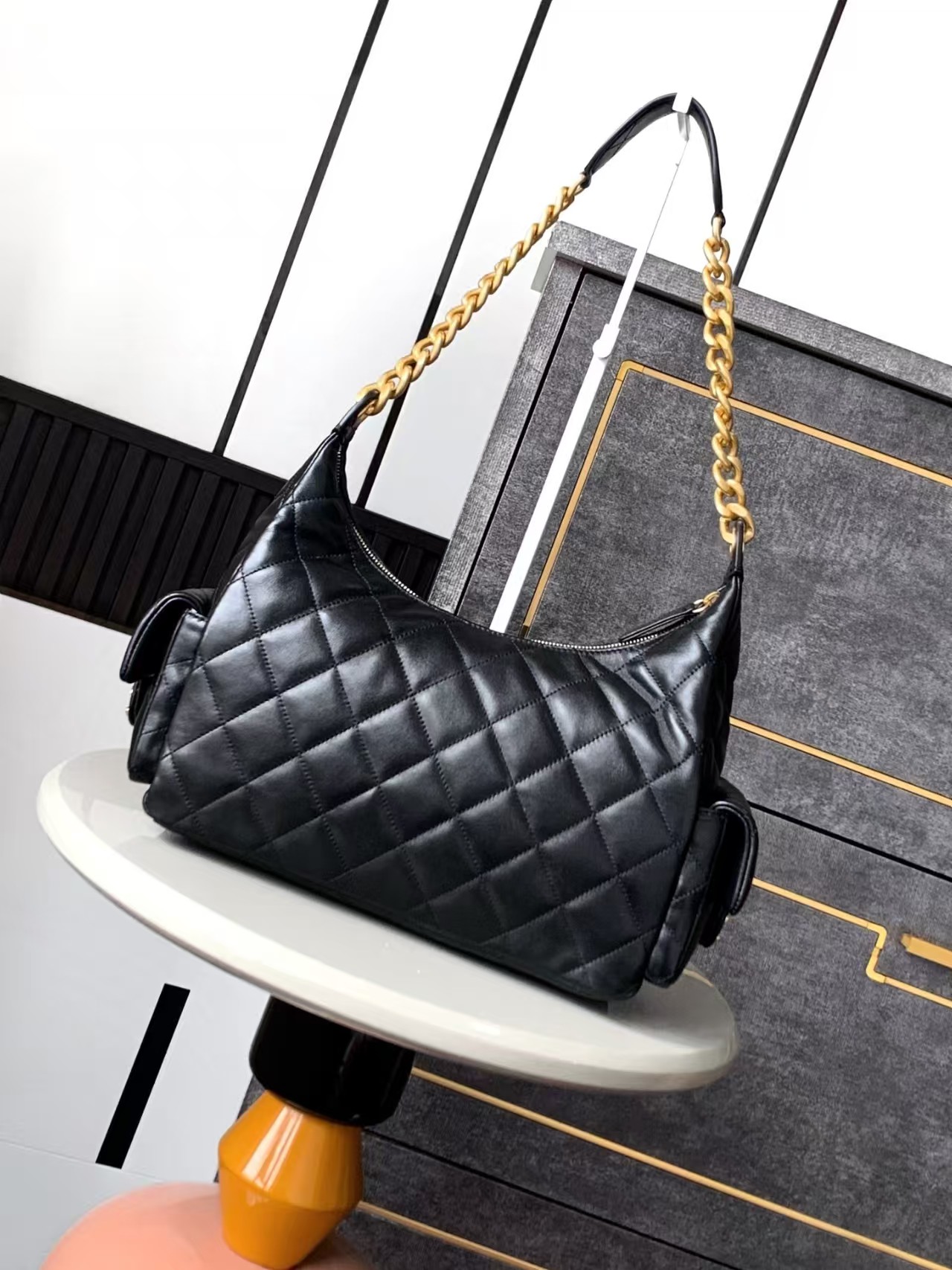 Top version chanel hobo chain bag