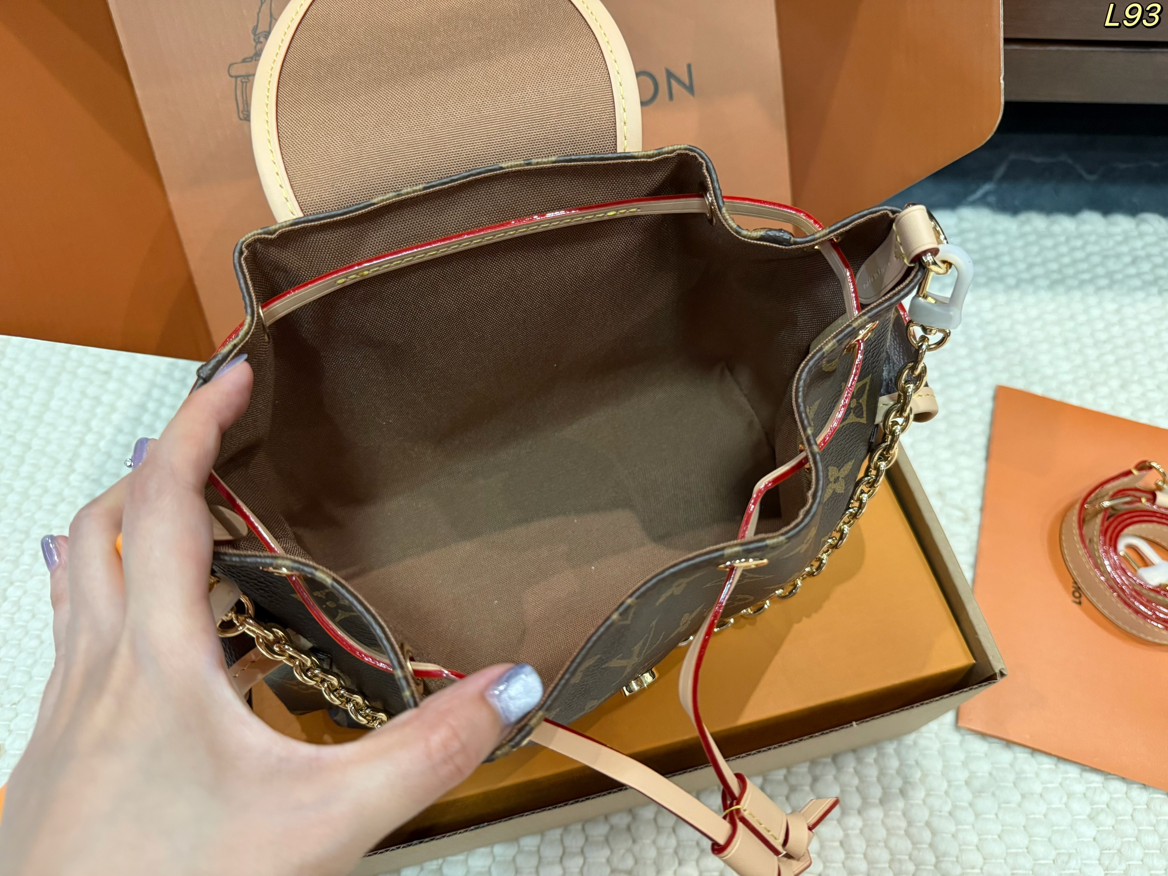 LV Odyssee Chain-strap crossbody bag
