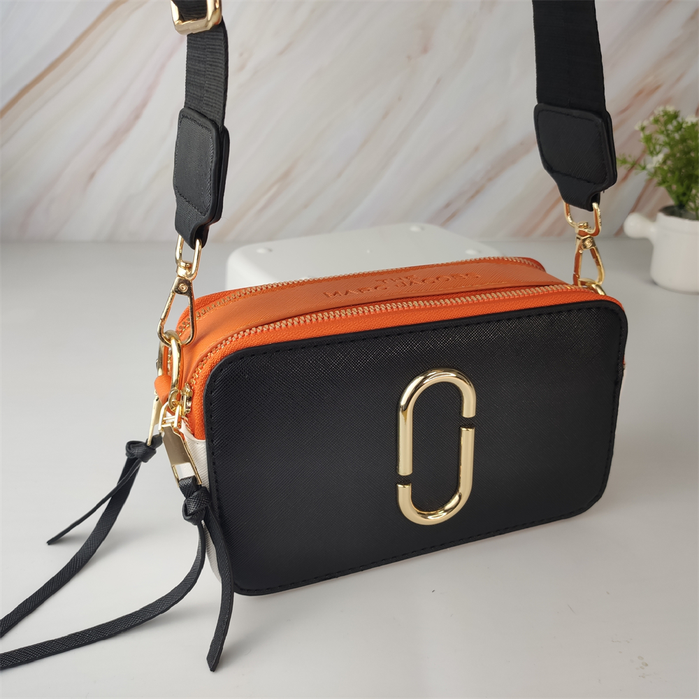 Marc Jacobs Camera Bag 18cm stylish crossbody bag
