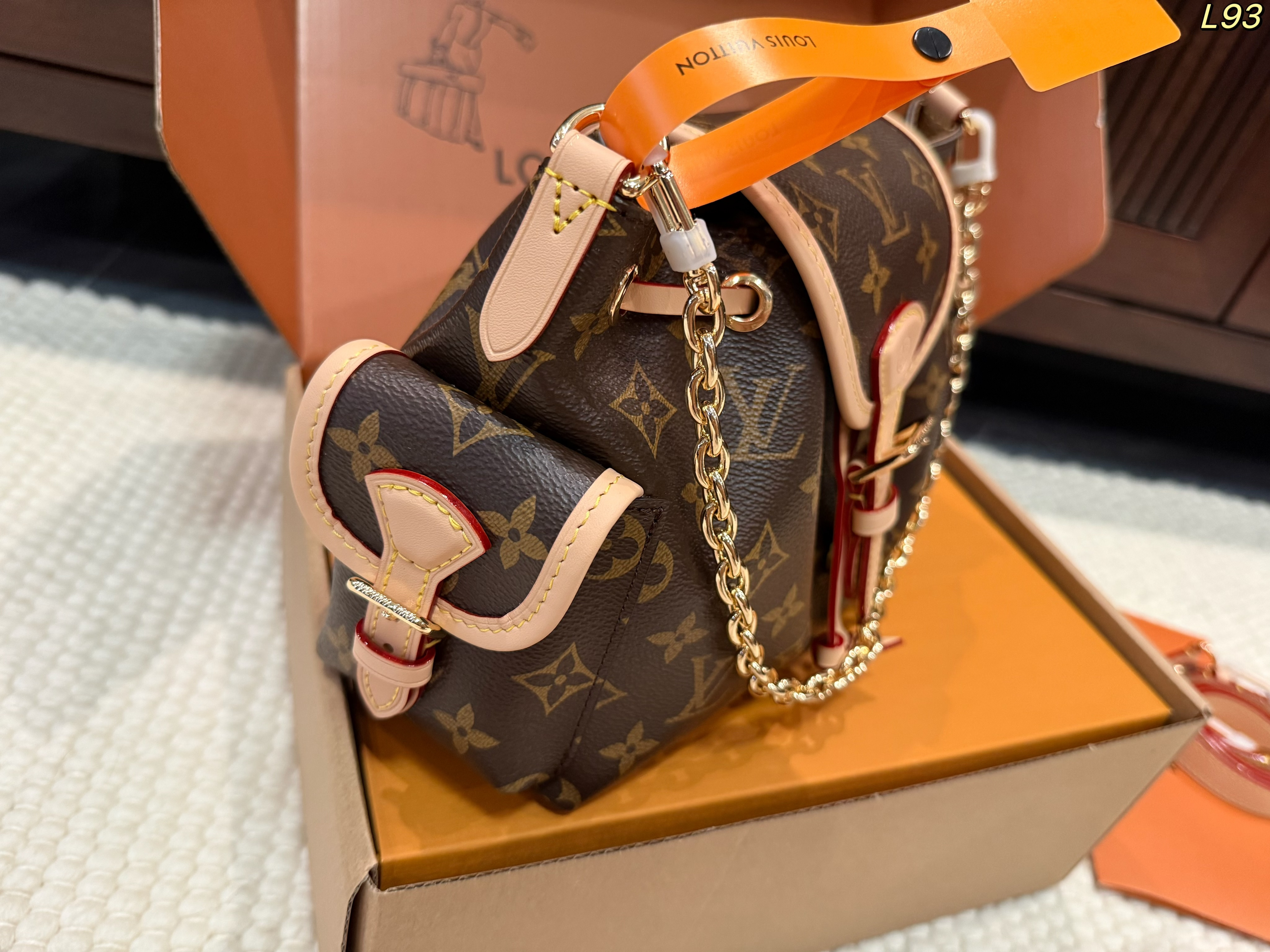 LV Odyssee Chain-strap crossbody bag