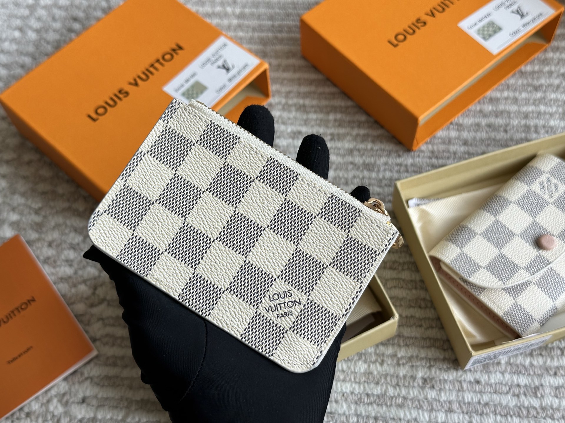 LV white coin purse