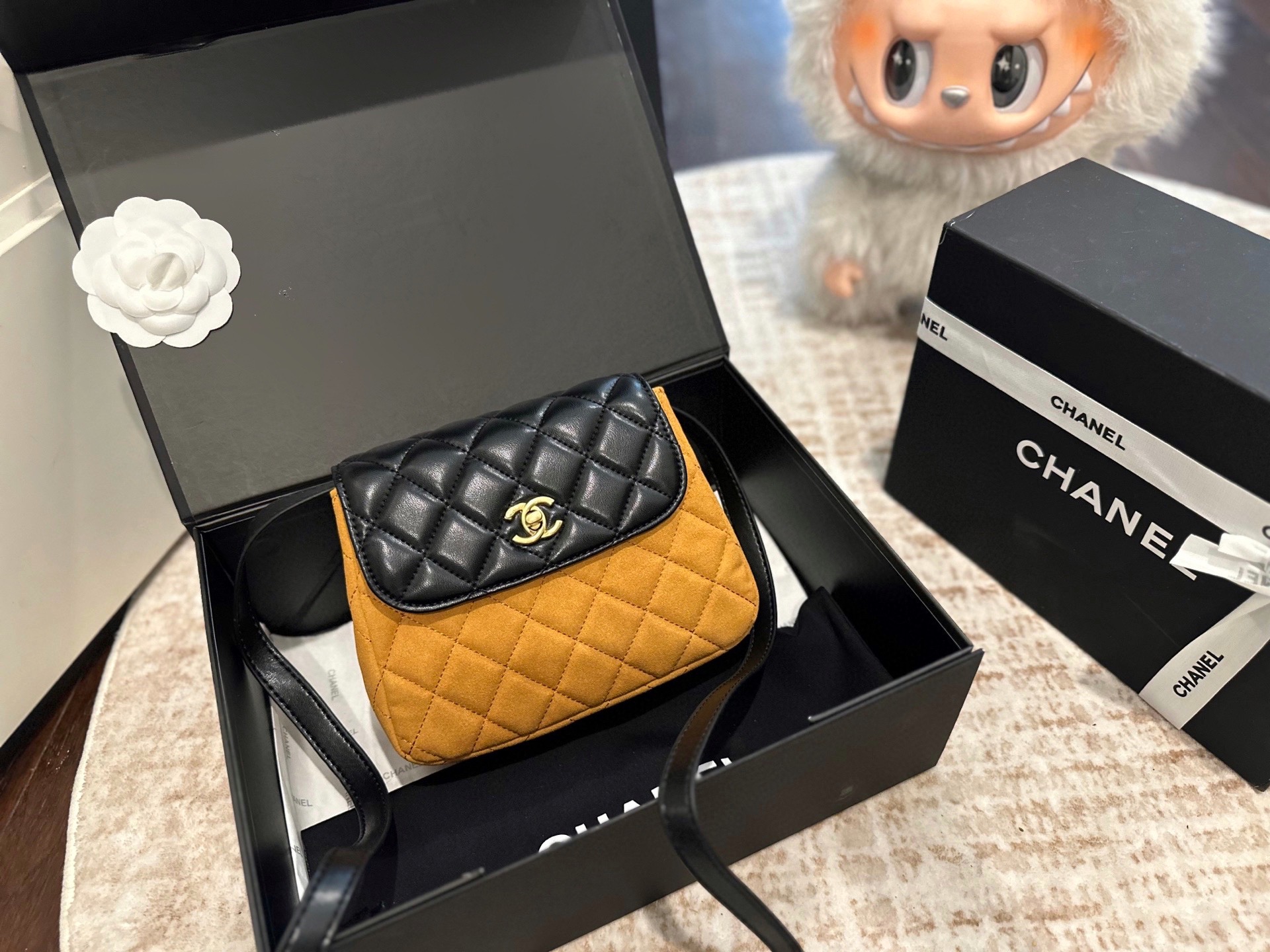 Chanel 25-flap bag