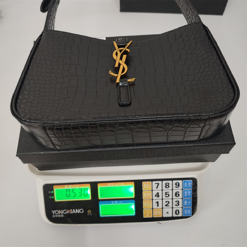 Saint Laurent Cassandra  Le 5 à 7 Hobo Bag