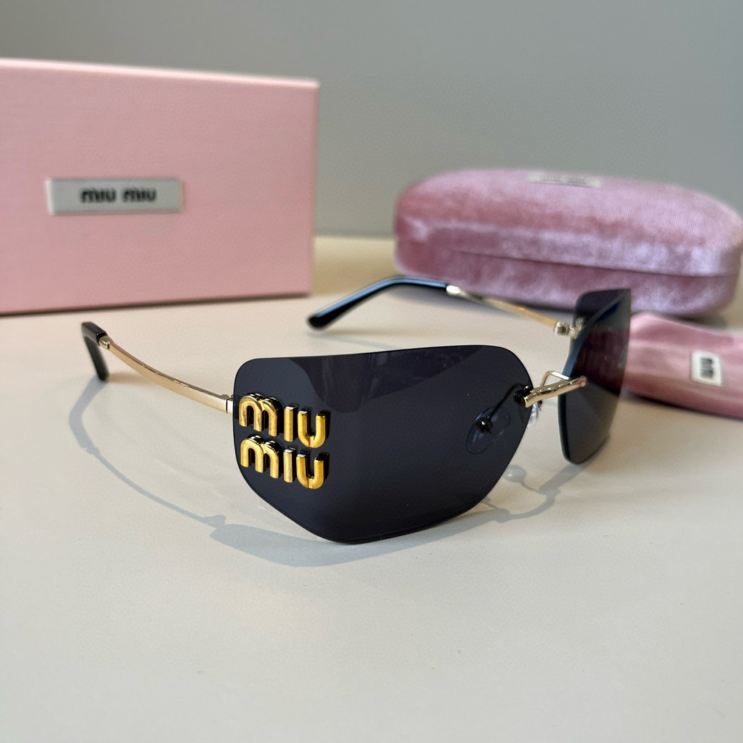 MIUMIU sunglasses