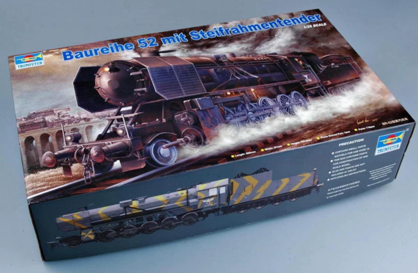 Trumpeter 00210 1/35 WWII German Kriegslokomotive BR52