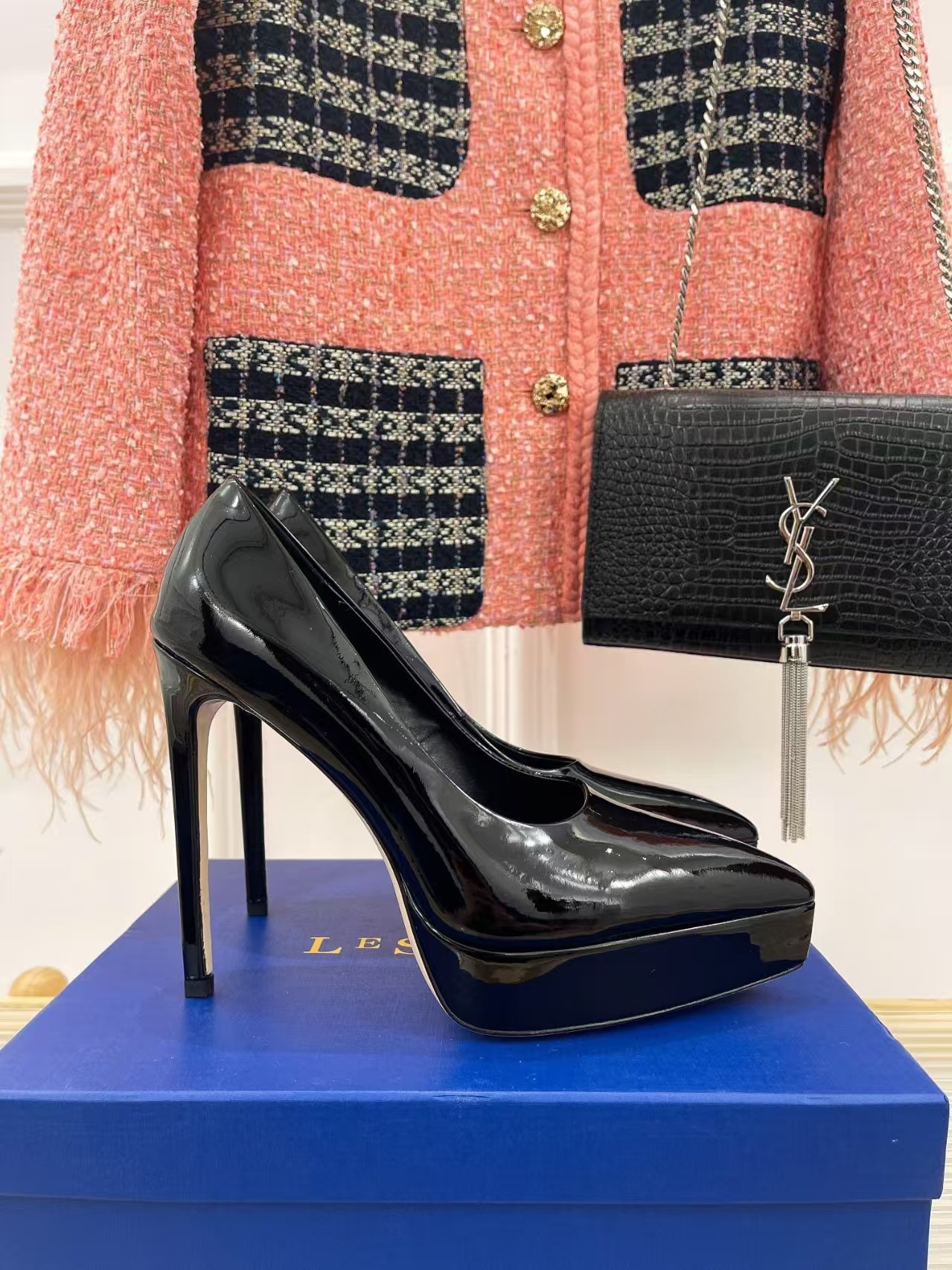 Lesilla pointy high-heeled shoes