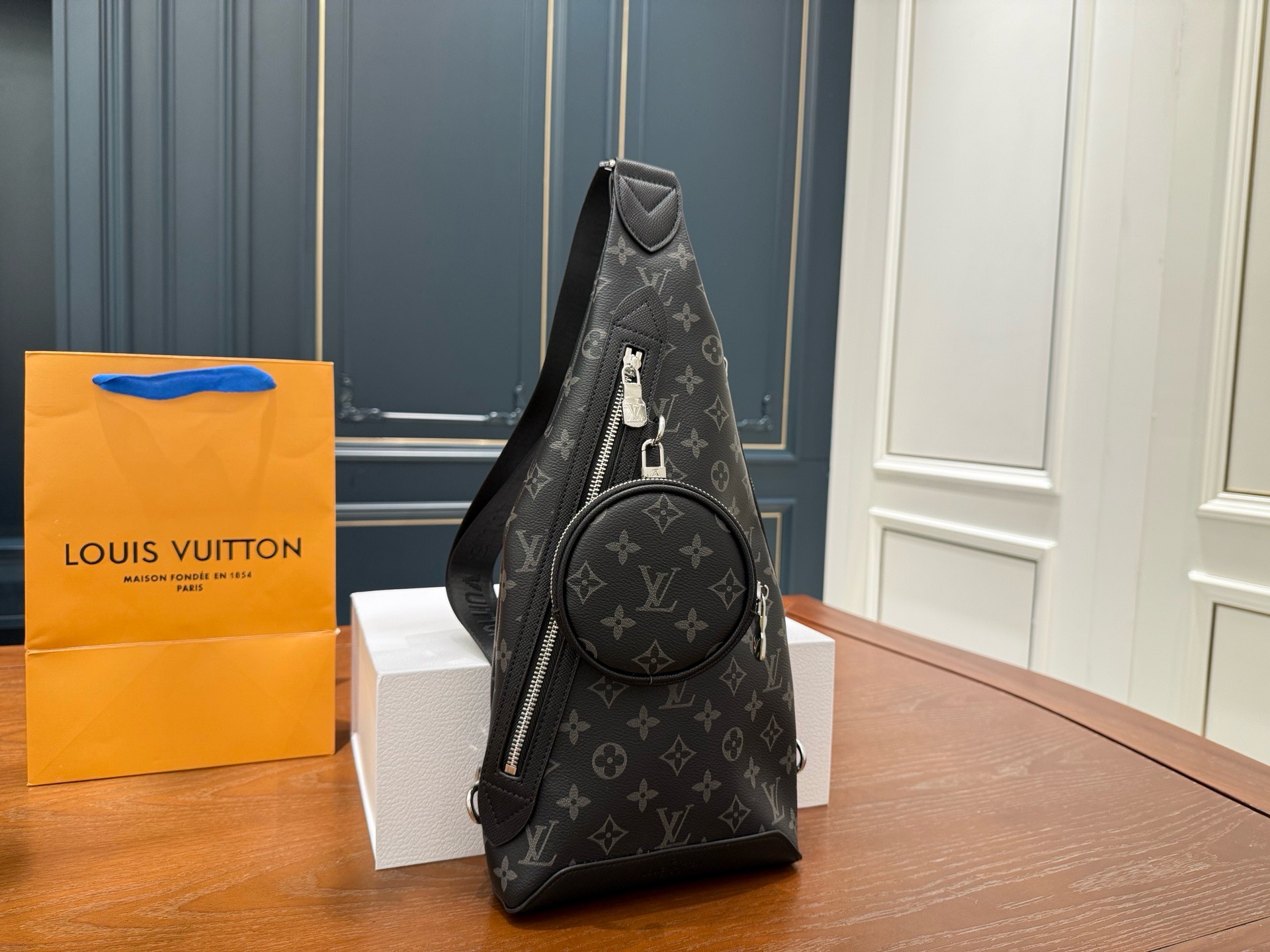 Lv Men's Sling Bag