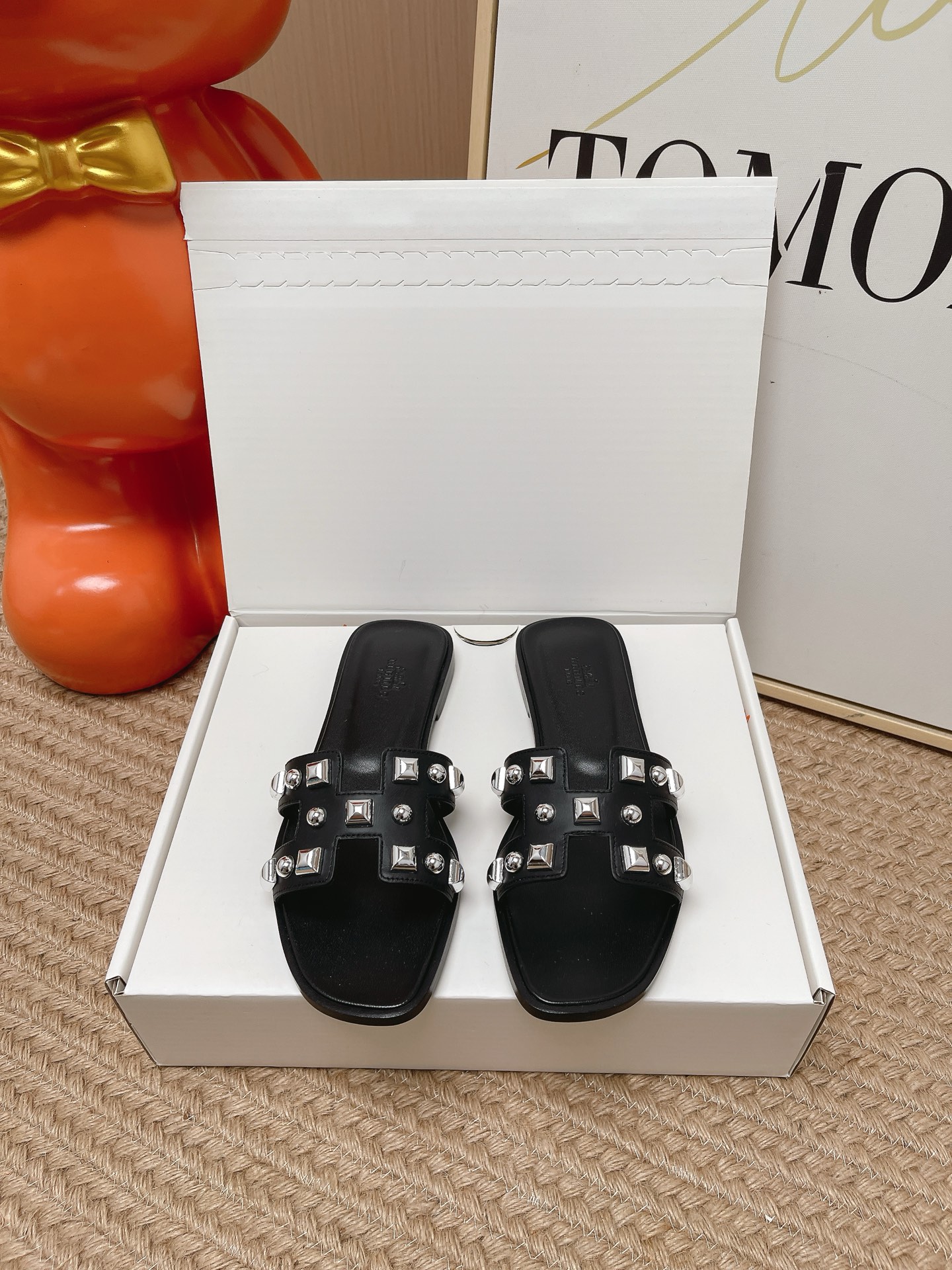 Hermes Classic flat H-shaped slippers