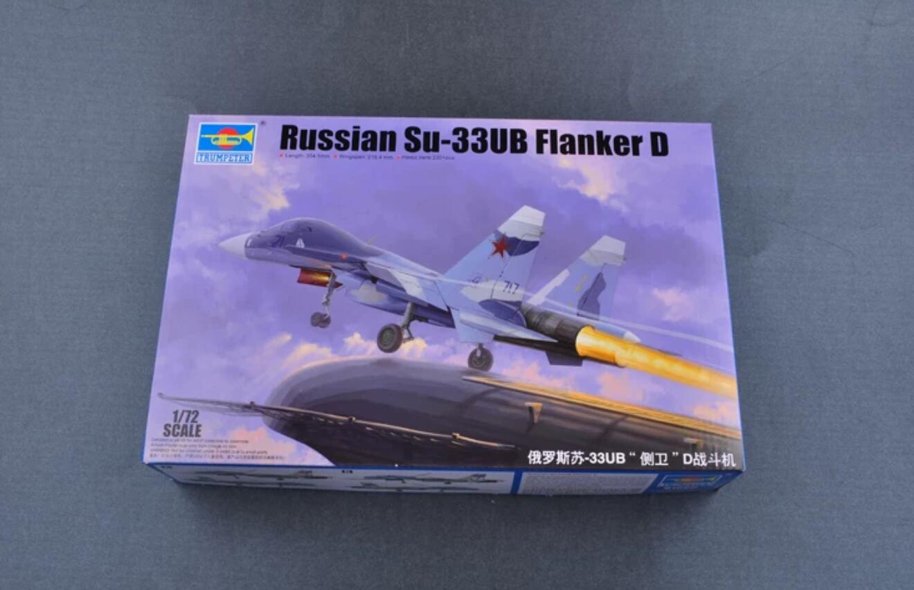Trumpeter plane model 01669 1/72 Russian Su-33UB Flanker D