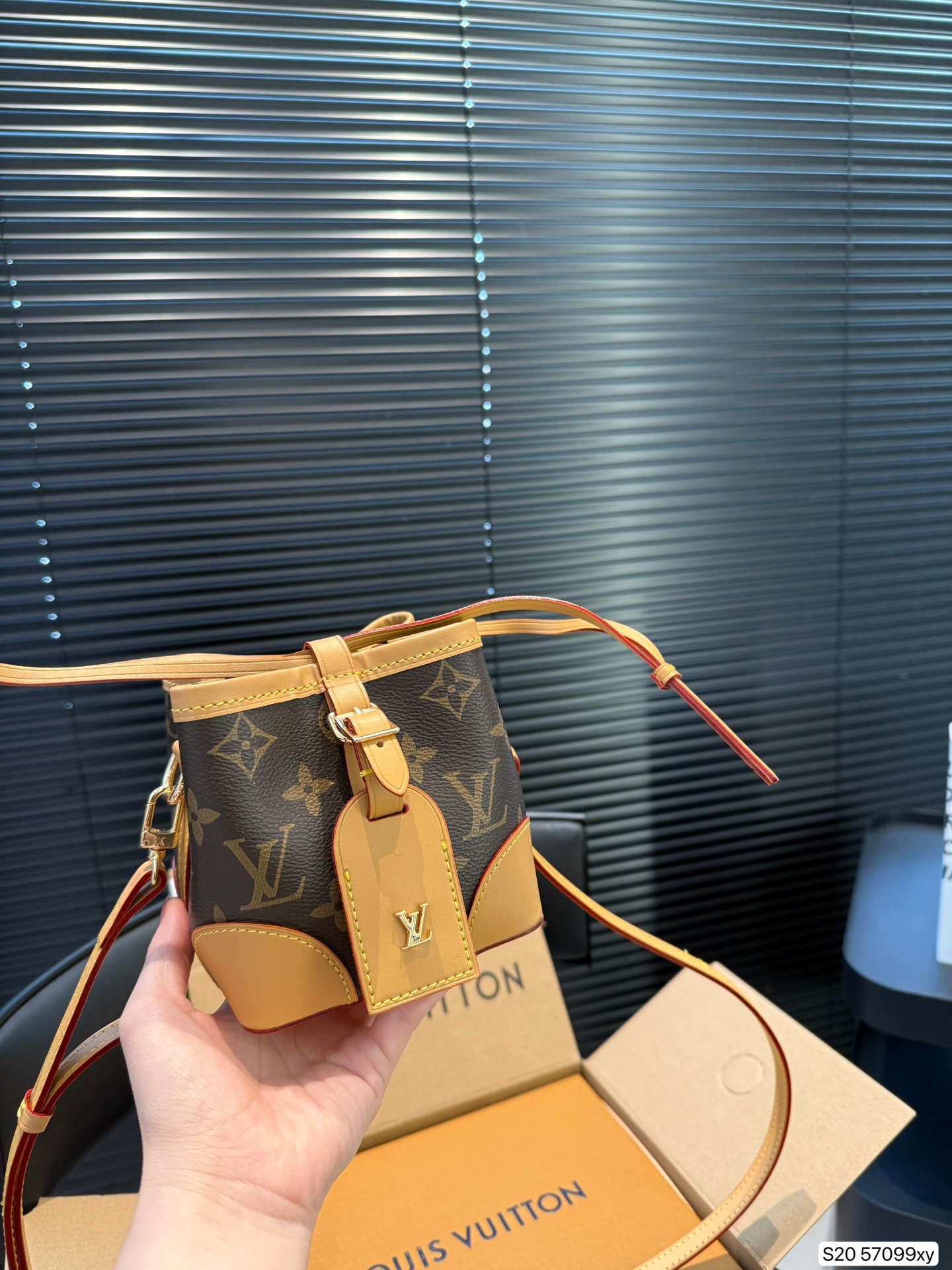 LV Mini monogram small bucket bag