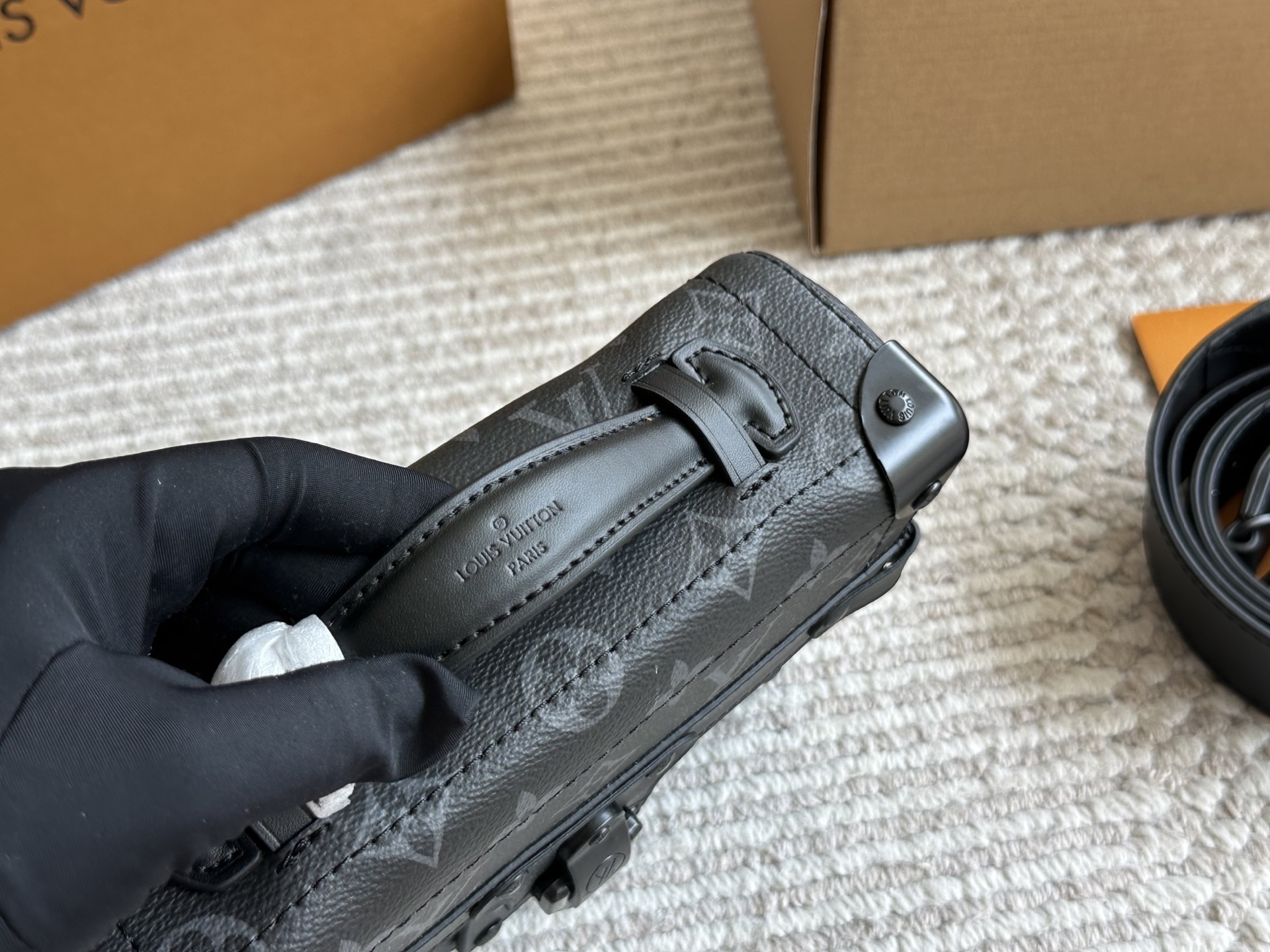 LV men's bag soultrunk box bag