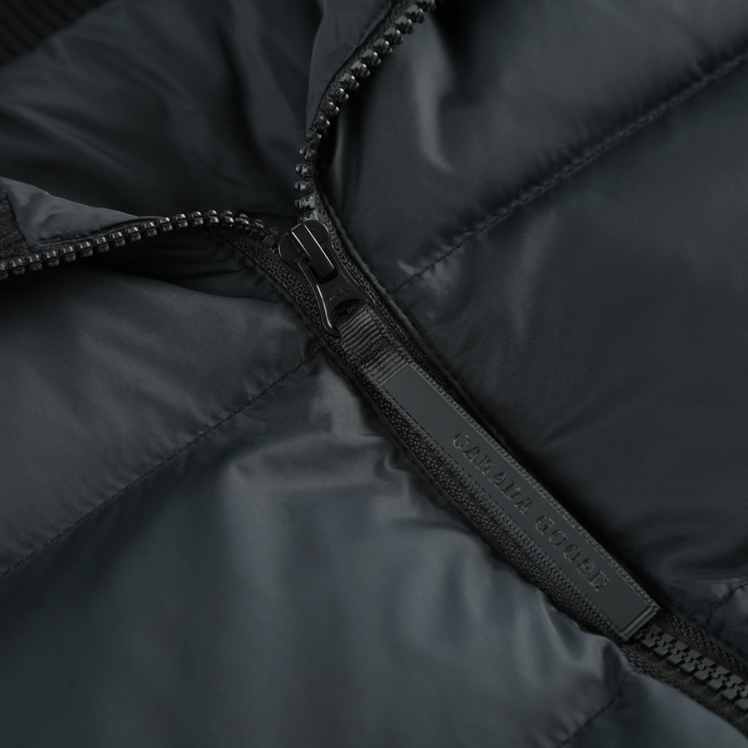 Canada Goose Women's Wide Seamed Knit Jacket