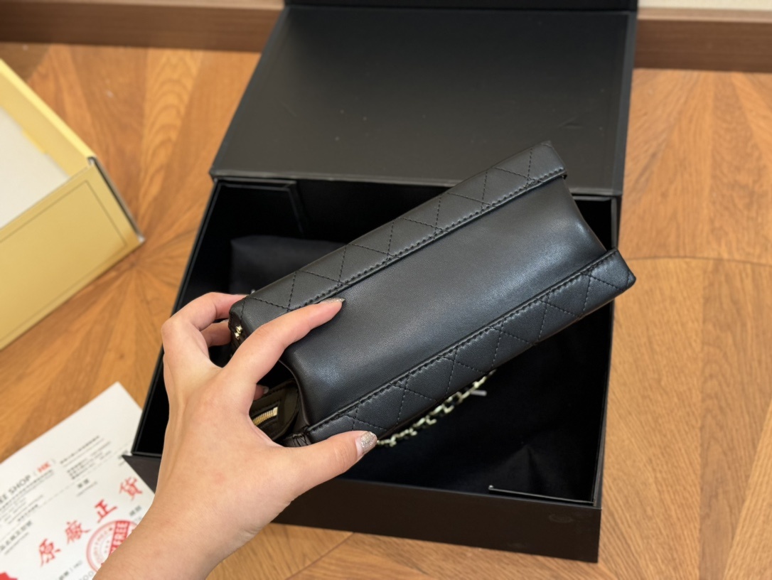 Chanel Autumn/Winter makeup box