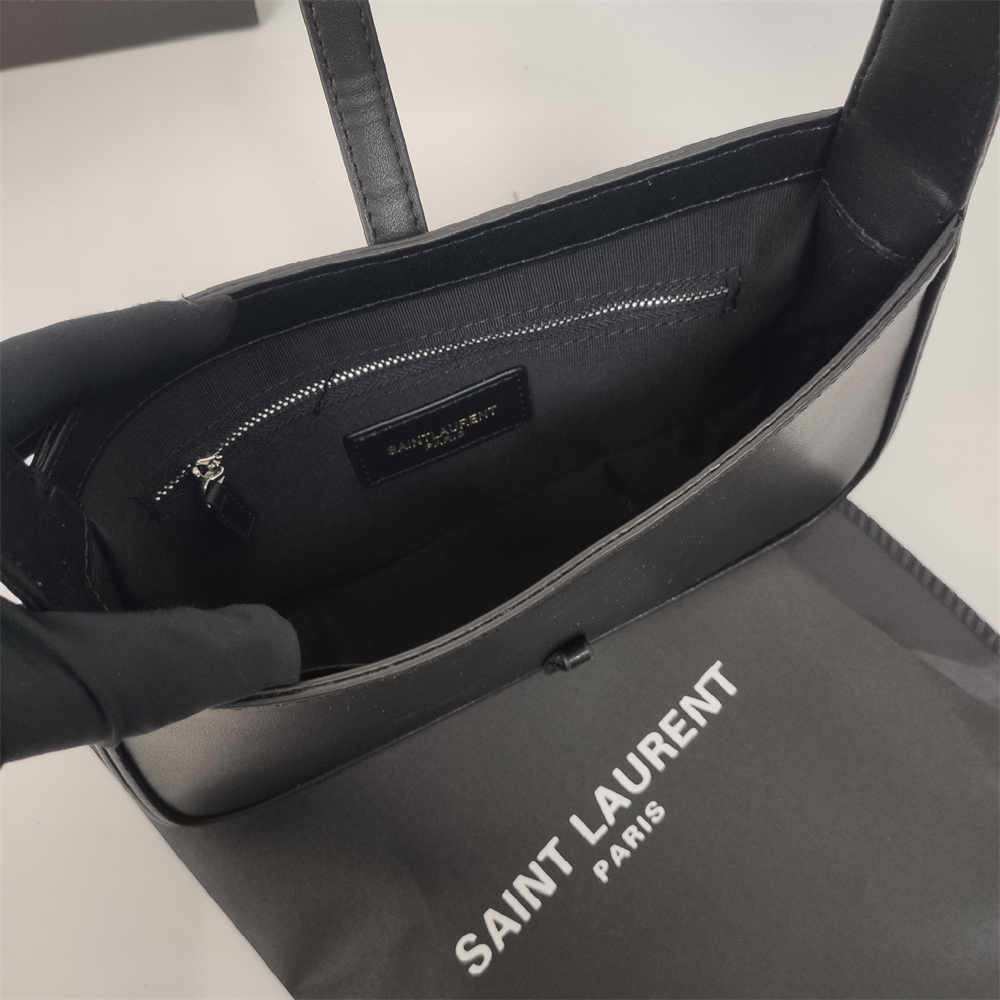 Saint Laurent Cassandra  Le 5 à 7 Hobo Bag