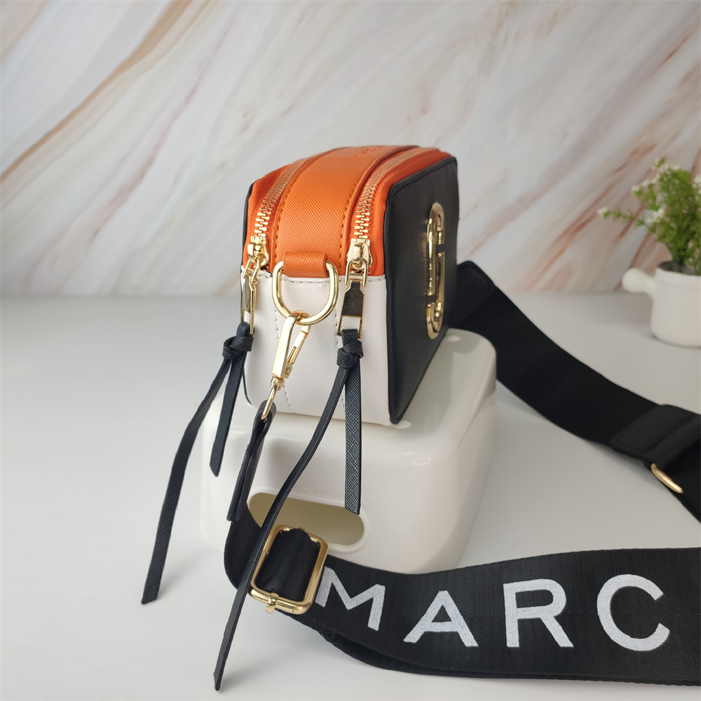 Marc Jacobs Camera Bag 18cm stylish crossbody bag