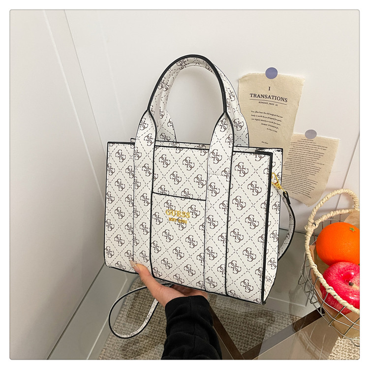 Guess Tote bag