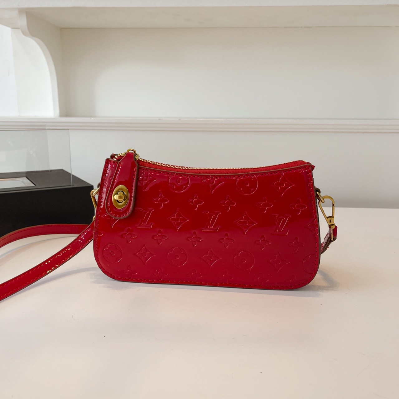 Louis Vuitton women's shoulder crossbody bag