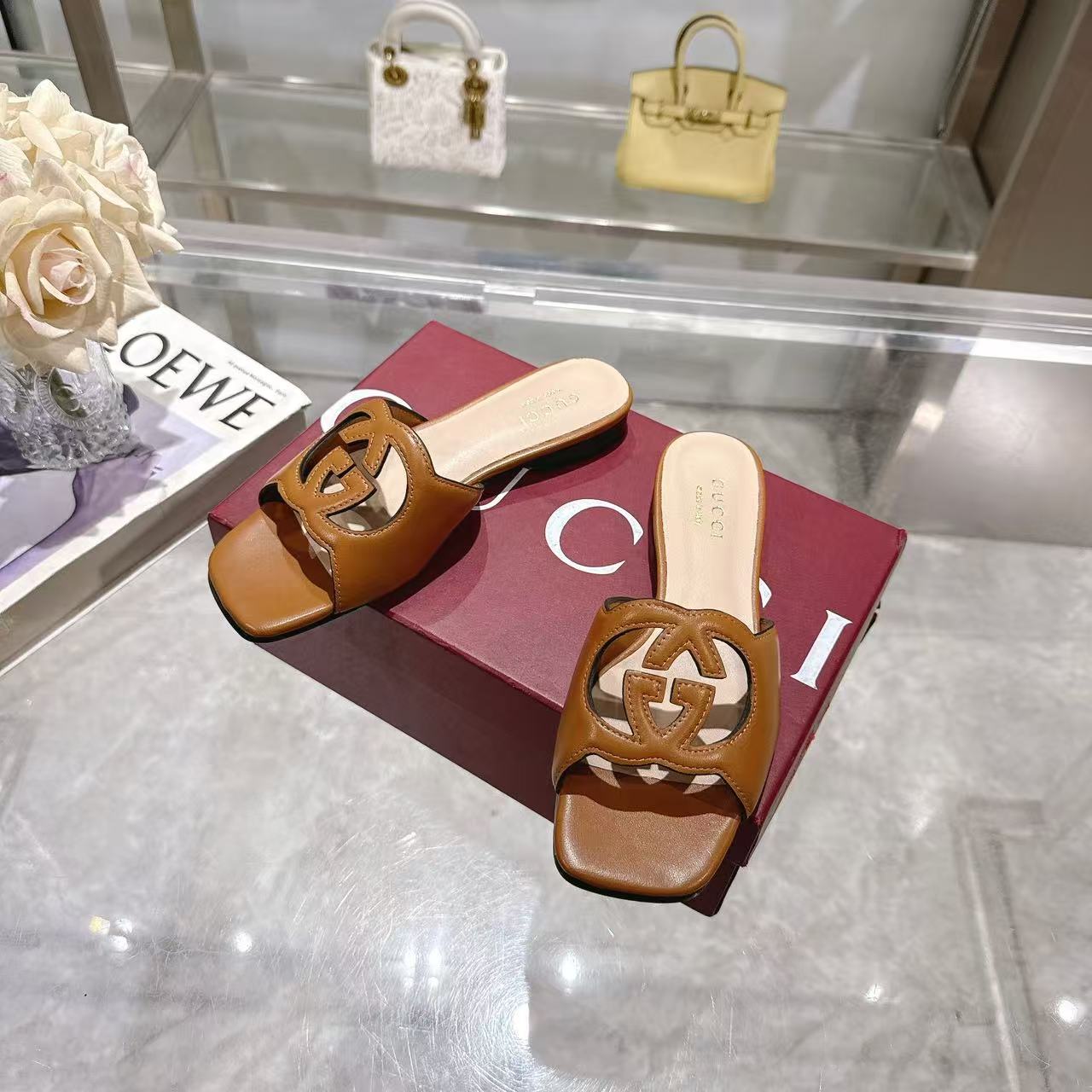 Gucci slippers
