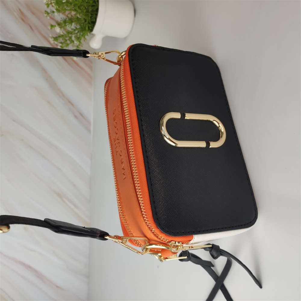 Marc Jacobs Camera Bag 18cm stylish crossbody bag