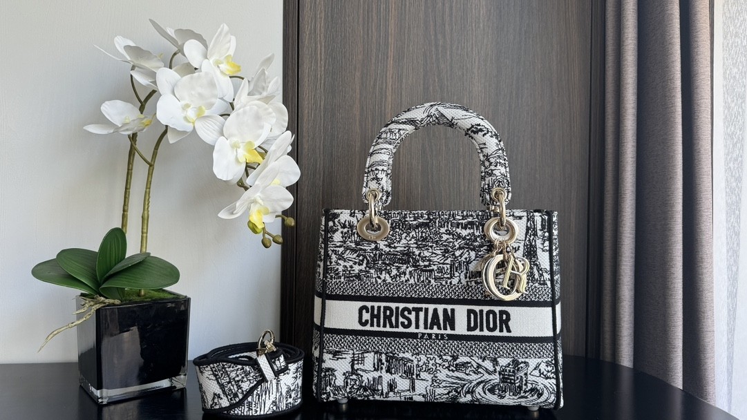 Top Quality Medium Lady D-Lite Bag