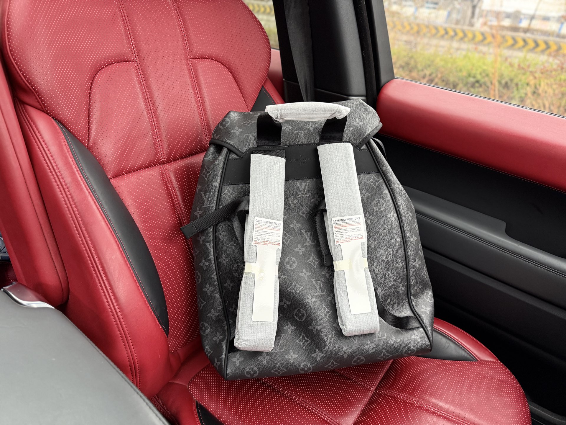 LV backpack full body presbyopia