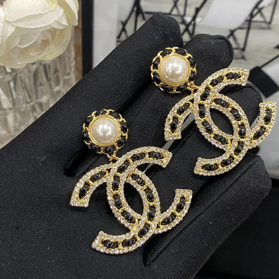 Chanel logo pearl earrings