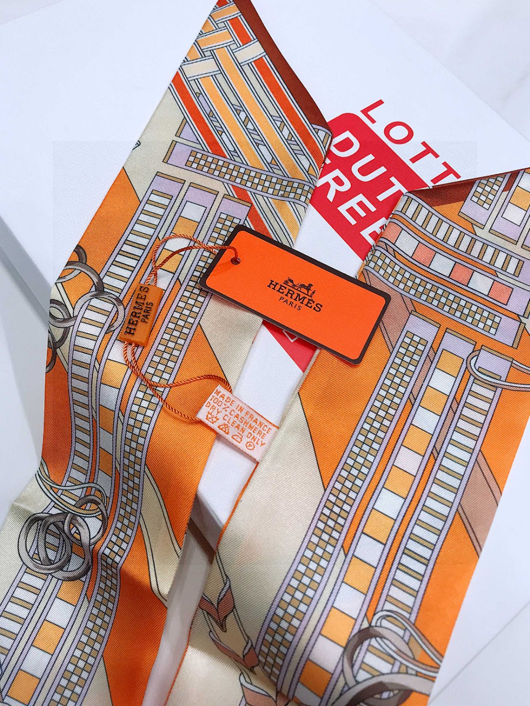 HERMES Fashion silk scarf