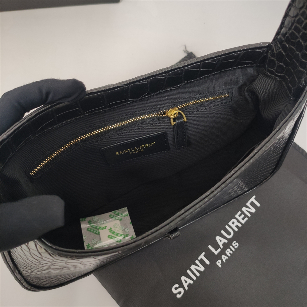 Saint Laurent Cassandra  Le 5 à 7 Hobo Bag