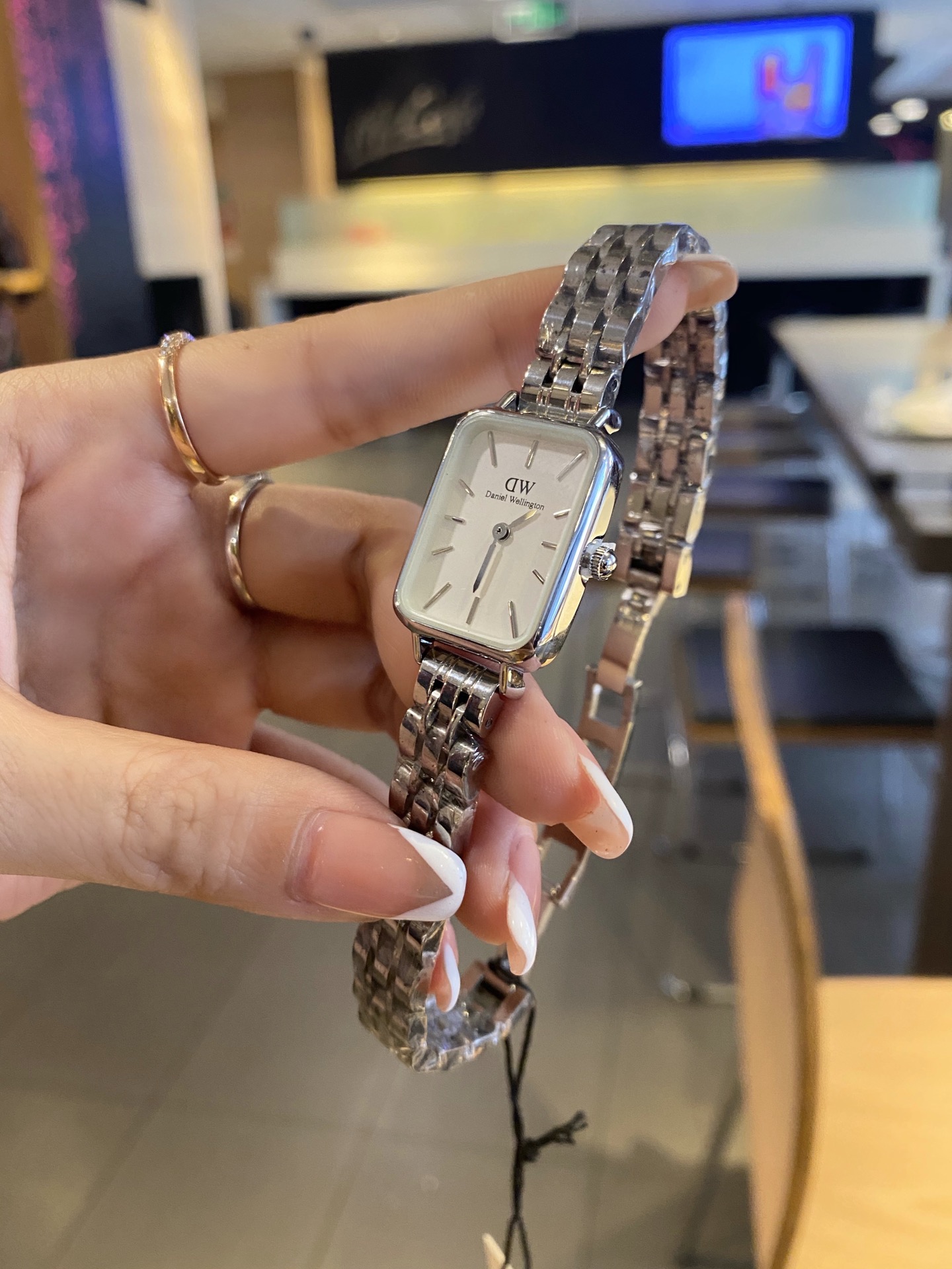 DW new quartz watch