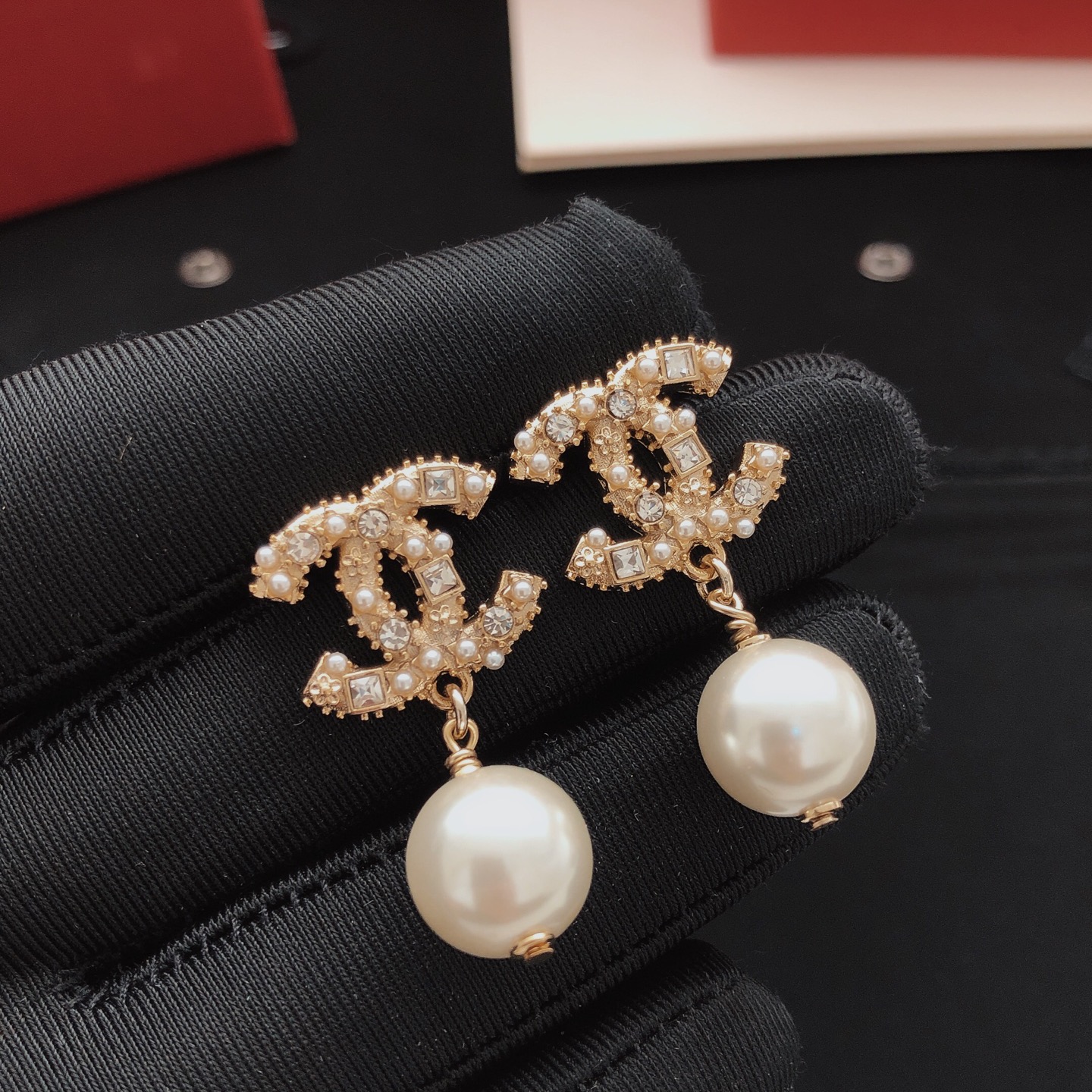 chanel Square diamond pendant pearl earrings