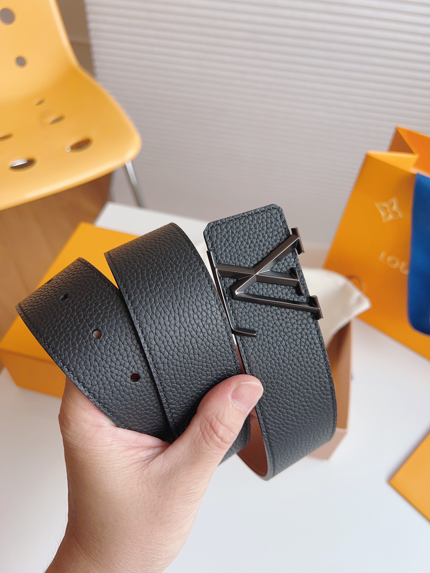 LV Taurillon belt