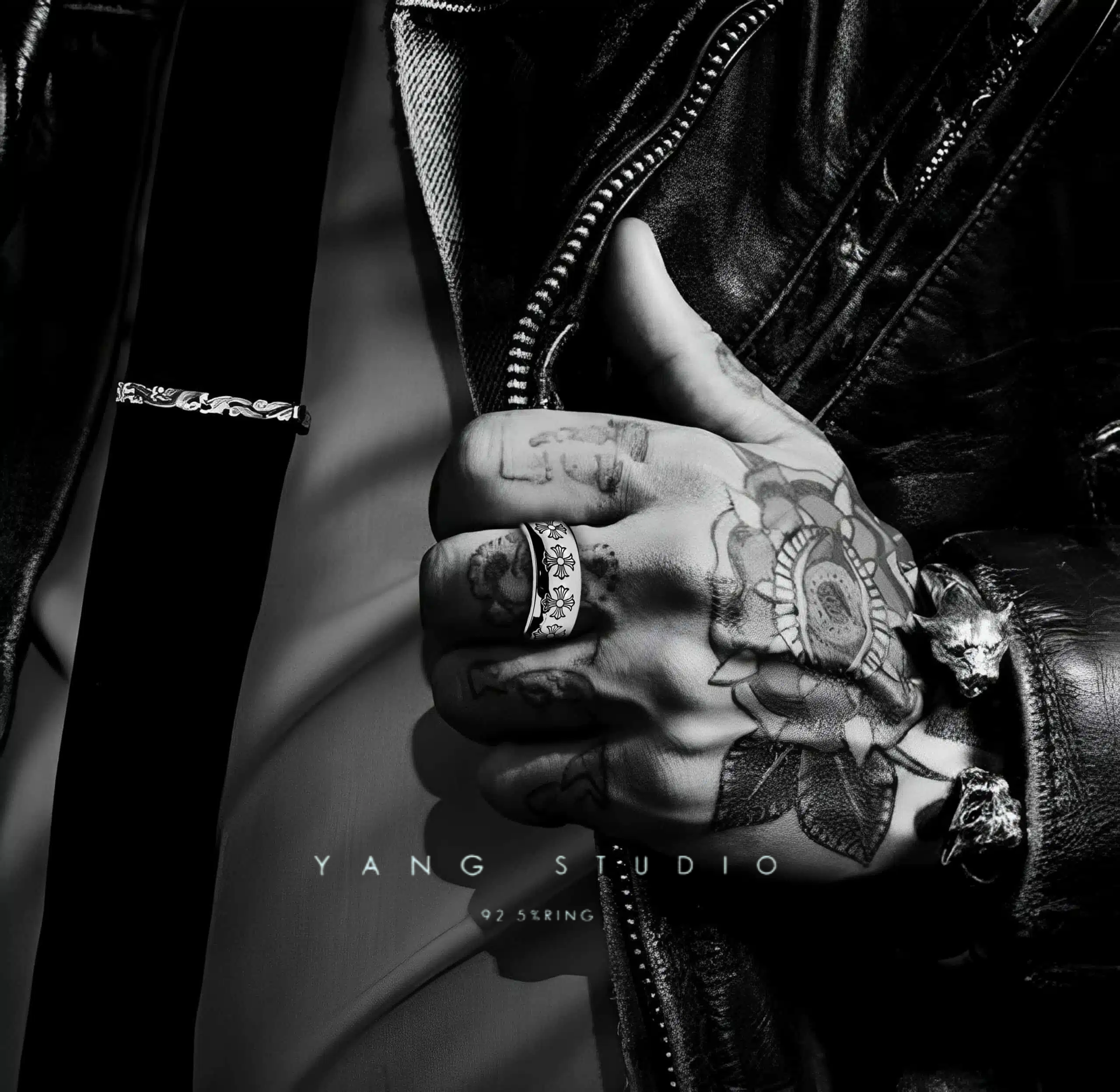 ETCHED PLUS BAND RING