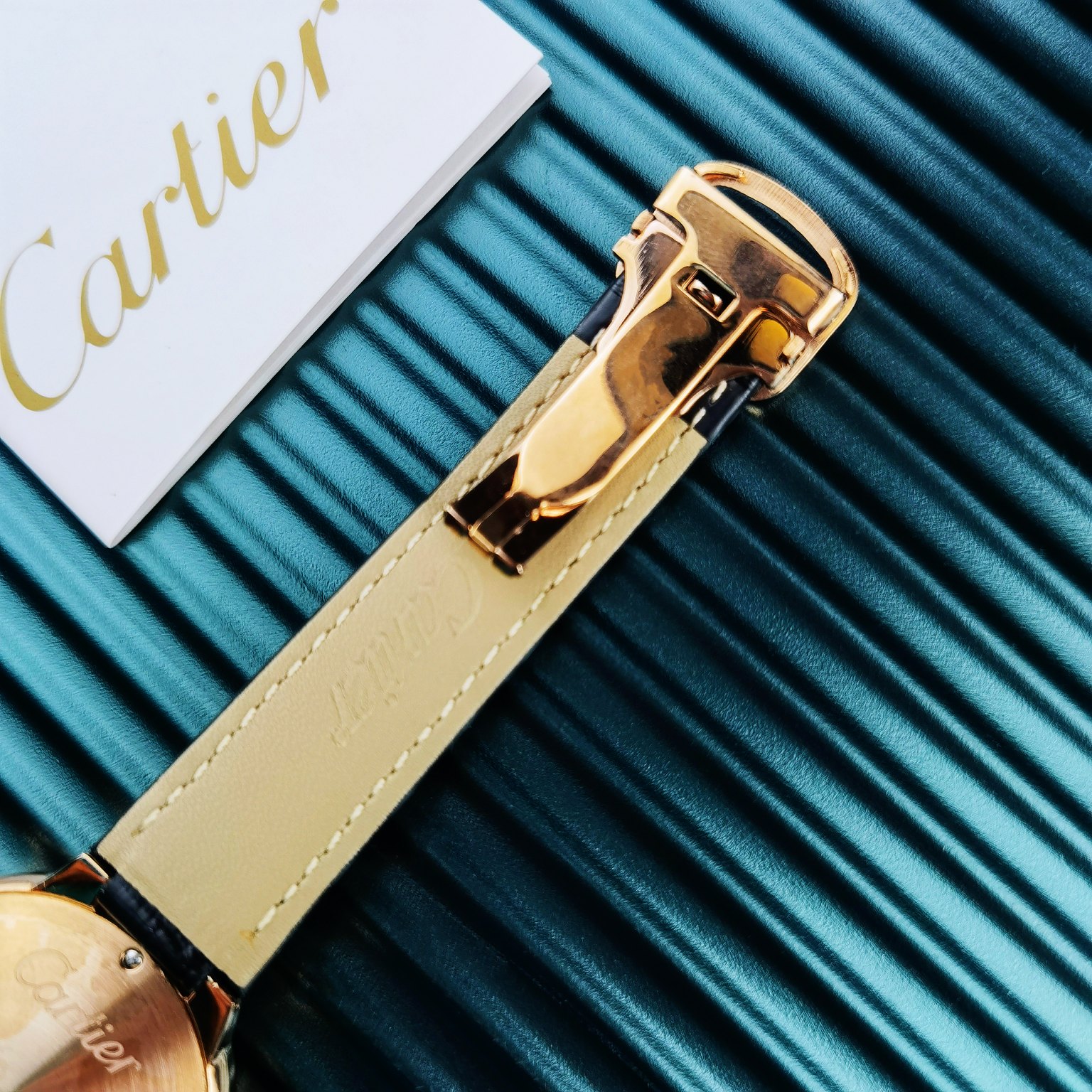 Cartier Blue Balloon Noble Gold Men's and Women's Quartz Watch