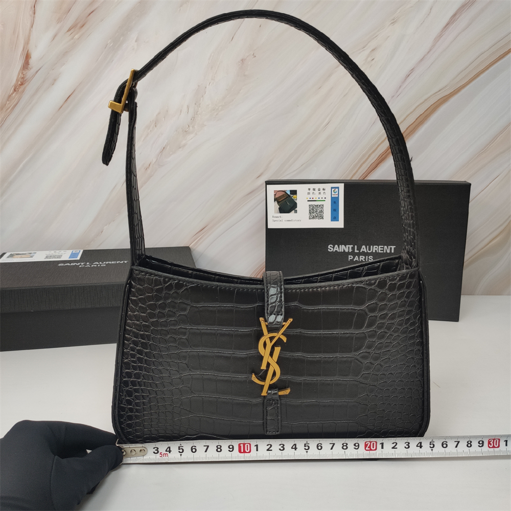 Saint Laurent Cassandra  Le 5 à 7 Hobo Bag