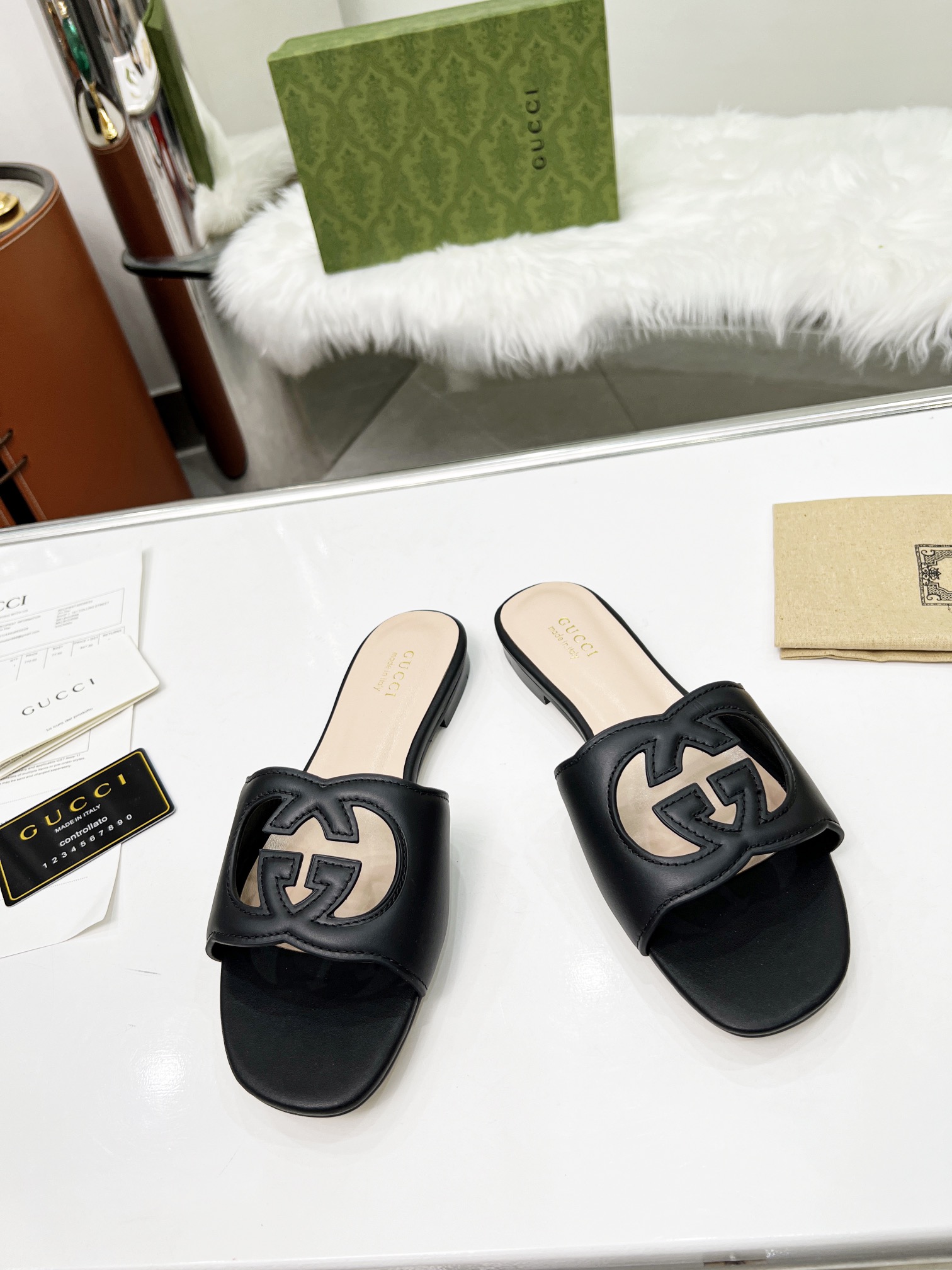 Gucci Slippers Sandals