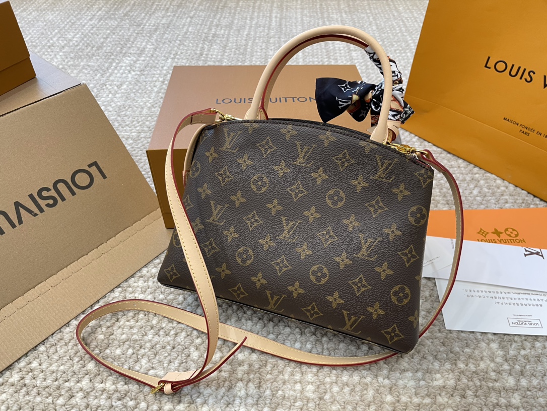 LV classic old flower Montaigne bag