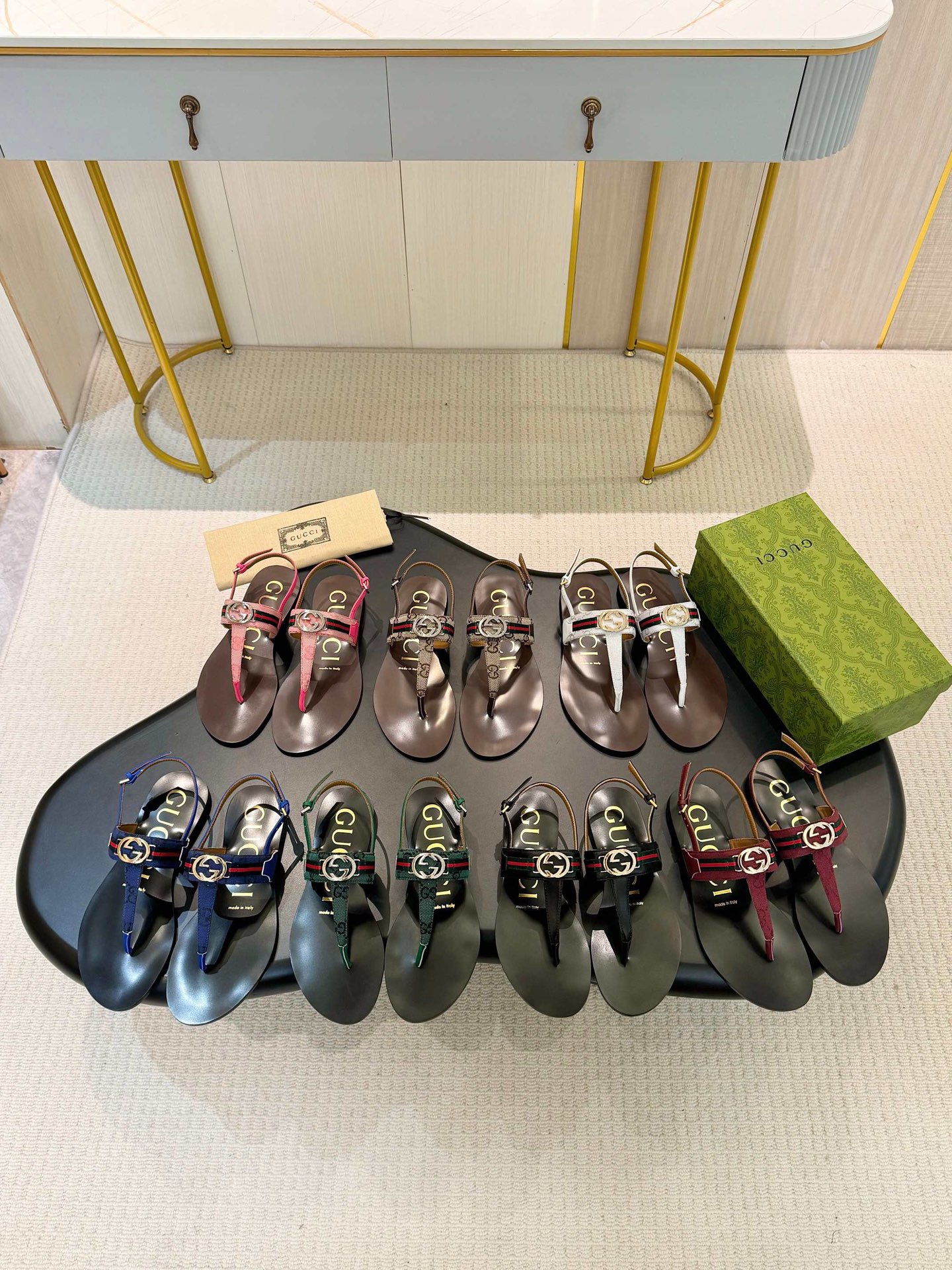 gucci New sandals
