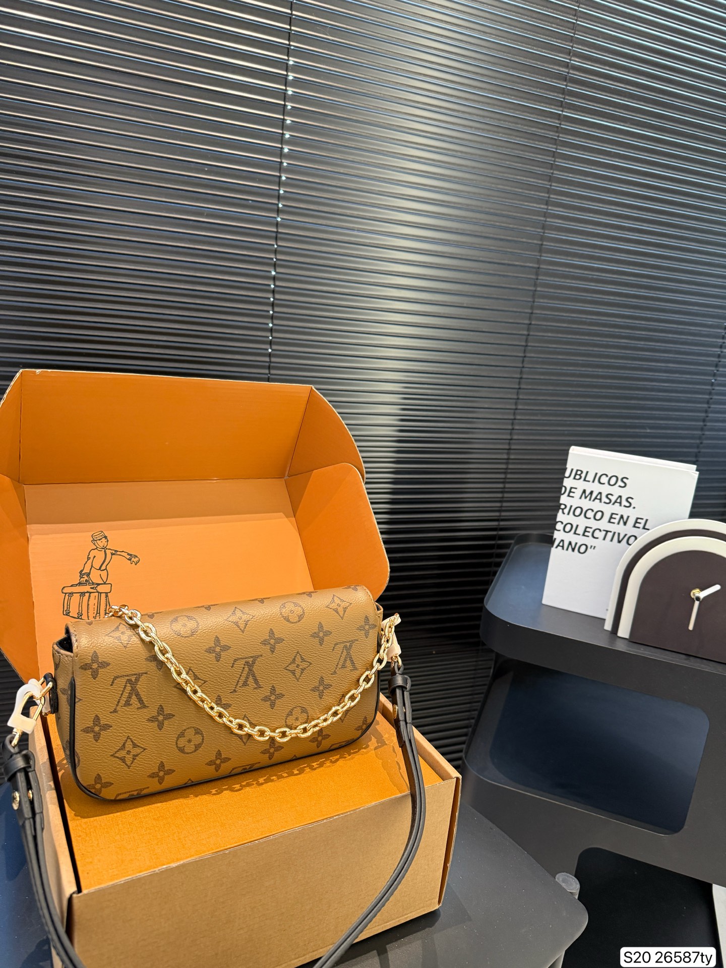 LV ivy underarm bag crossbody bag
