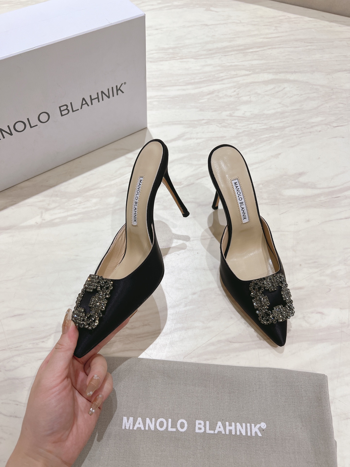 Manolo Blahnik mb classic style buckle sandal