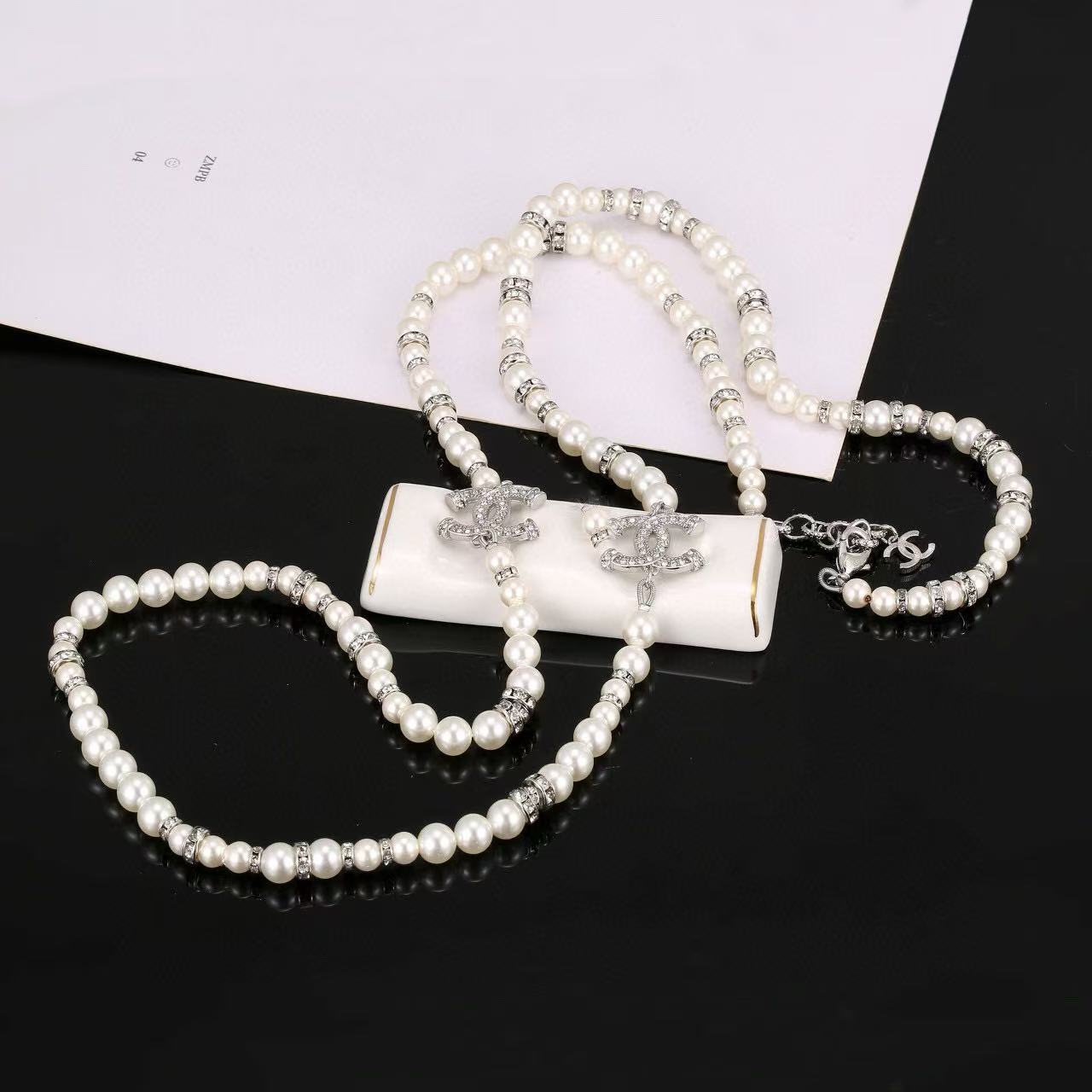 Chanel size pearl * diamond necklace