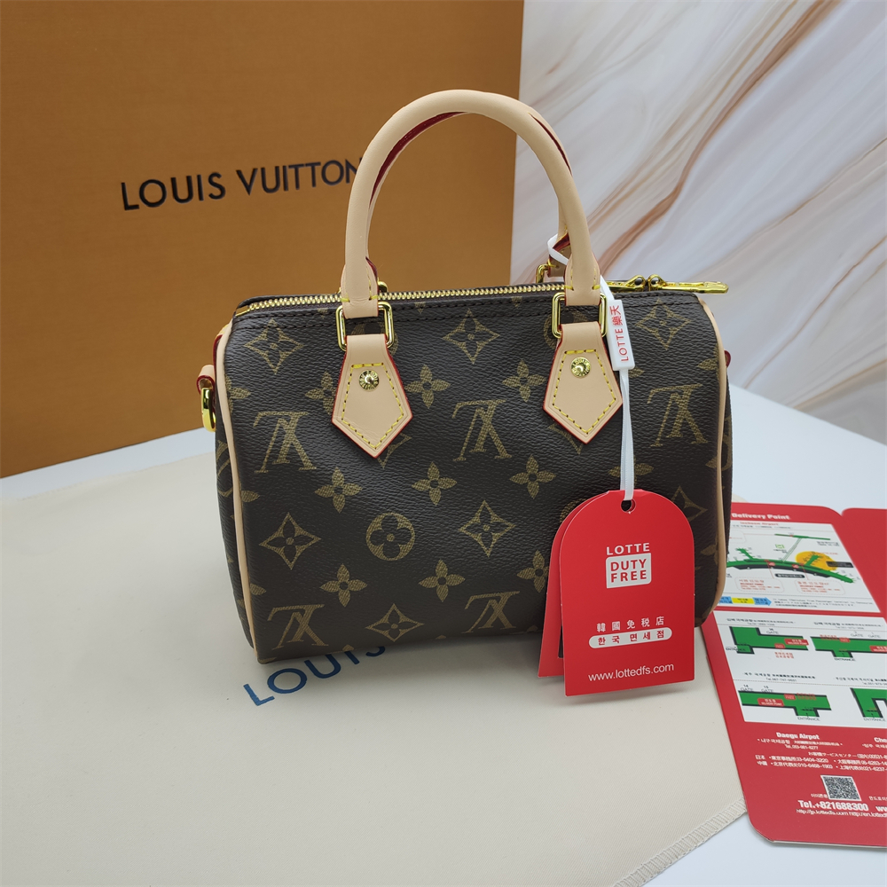 Louis Vuitton Speedy Bandoulière Handbag