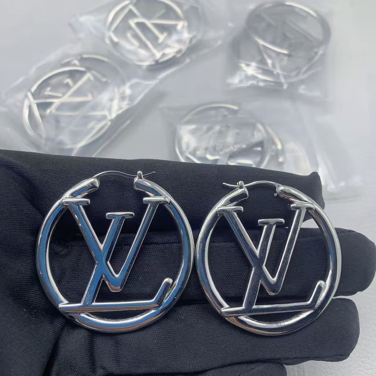 lv Stud earrings