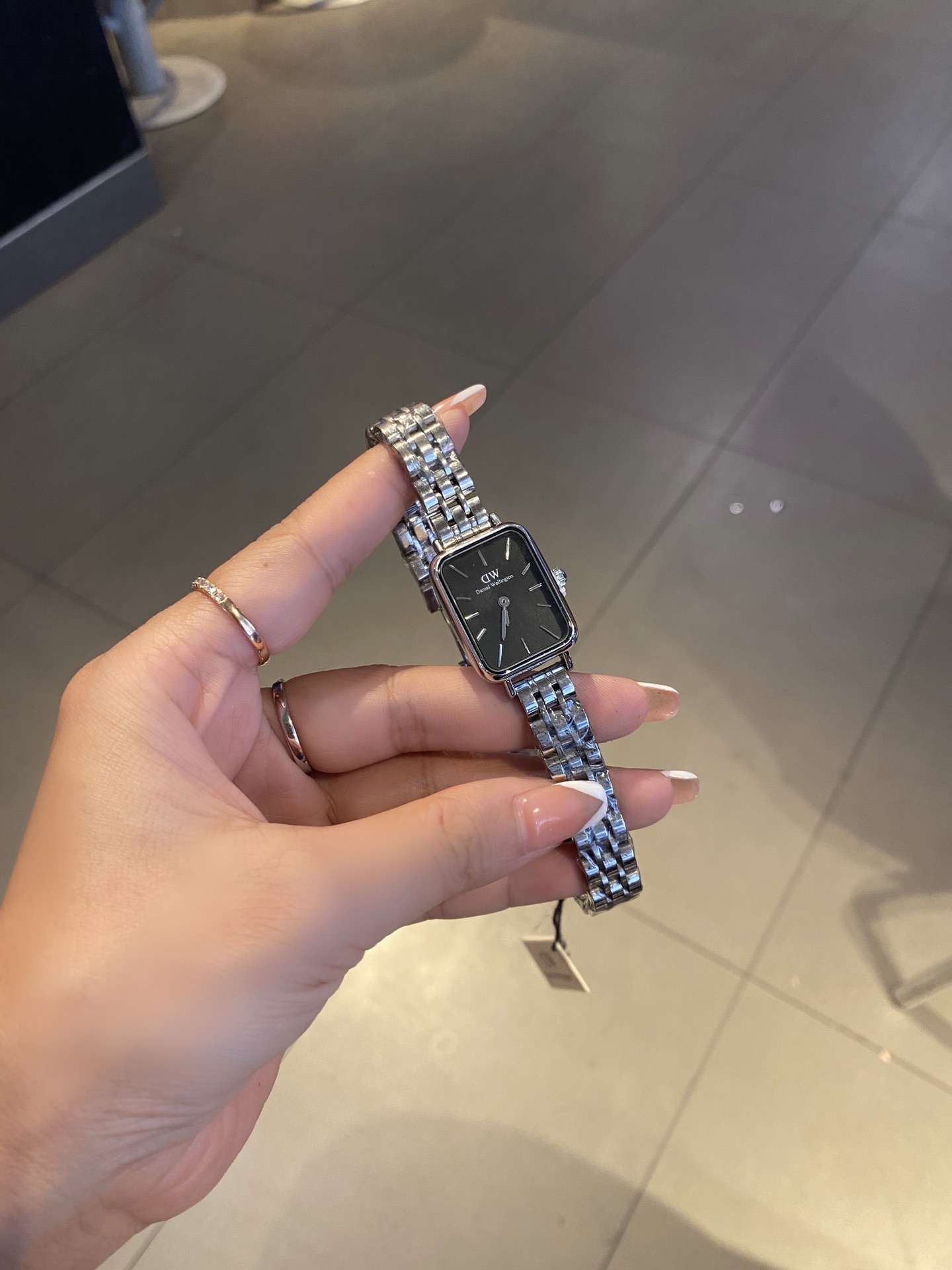 DW new quartz watch