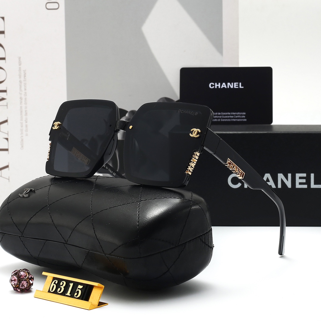 Chanel Fashionable sunglasses