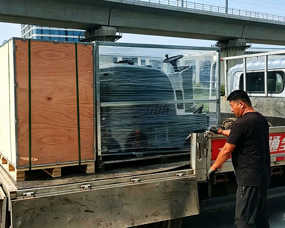 [Shipping News] BY-S12 Industrial Sweeper & T2 Leaf Collector Shipped Overseas