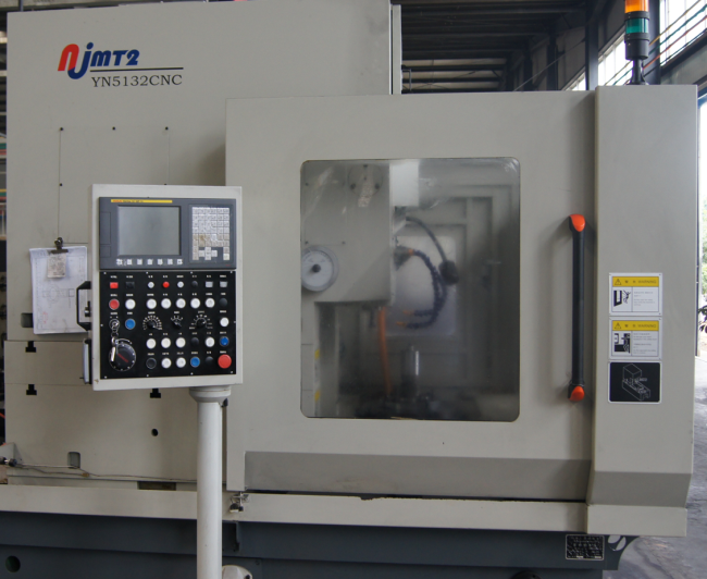 Differential shell spline internal hole insert machine