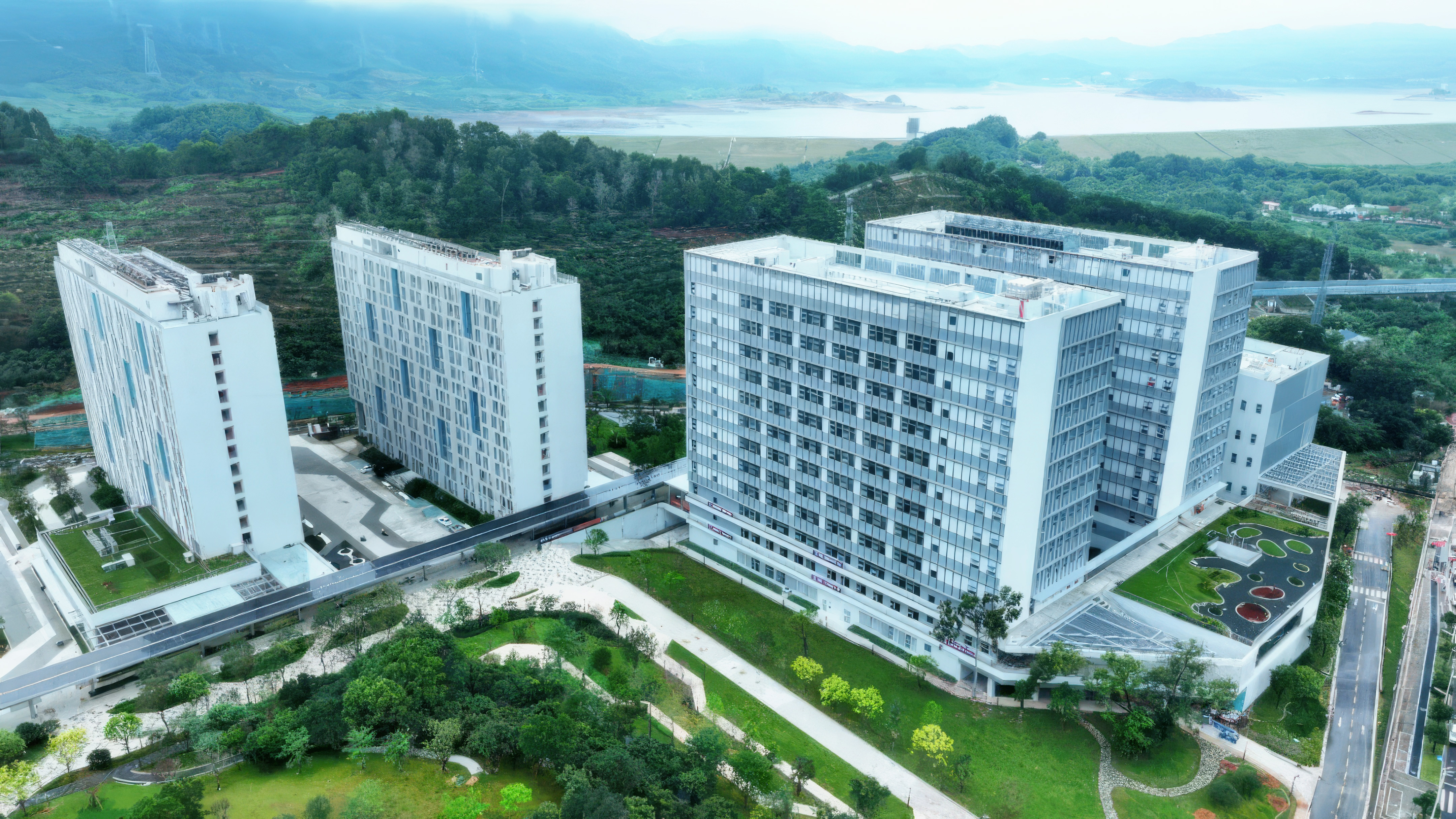 Shenzhen Univ. of Advanced Tech