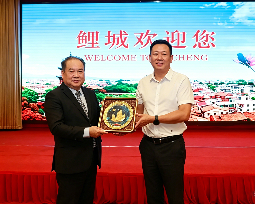 In the presence of the mayor of Licheng District and the chairman of SEDCOM, a formal agreement was signed with SEDCO Communications Company.