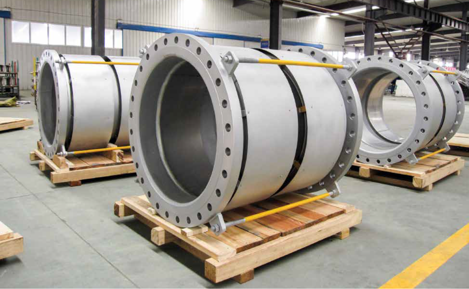 Expansion joint to overseas refinery plant