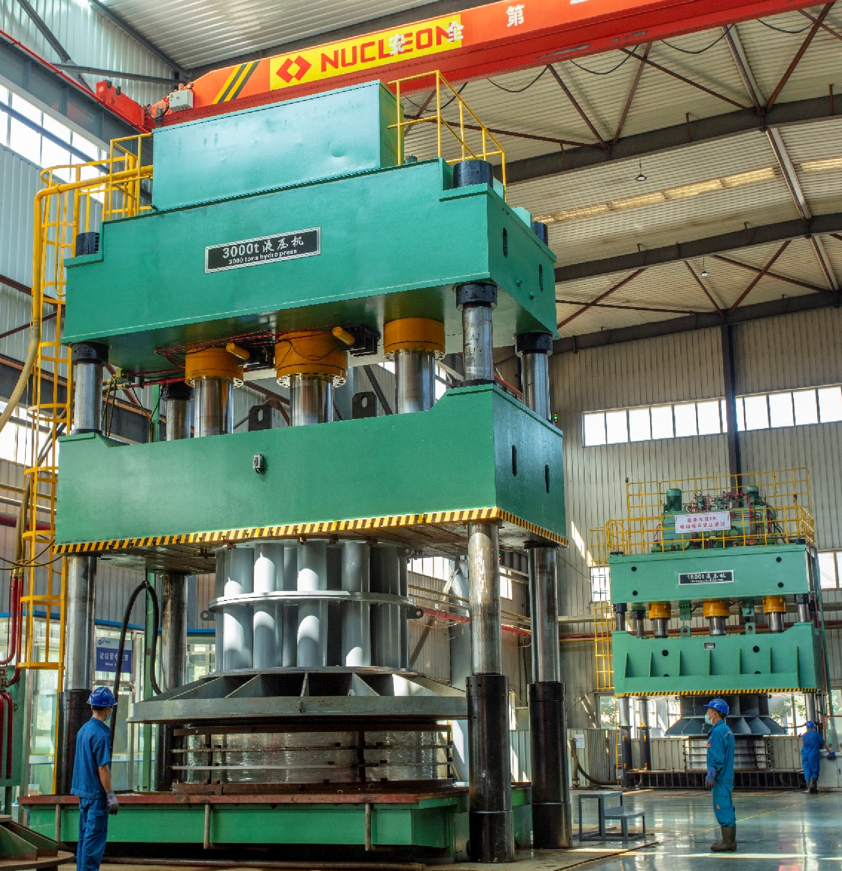 Press machine with large platform